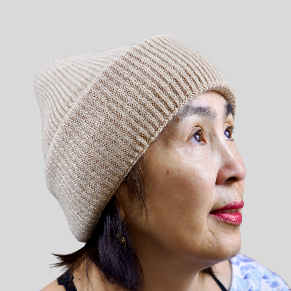 Unisex White Camel Wool Beanie – Chunky Rib